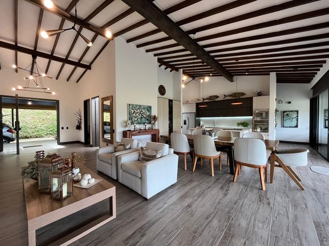Casa de 3 alcobas en venta en Los Salados, El Retiro · foto 2 de 19