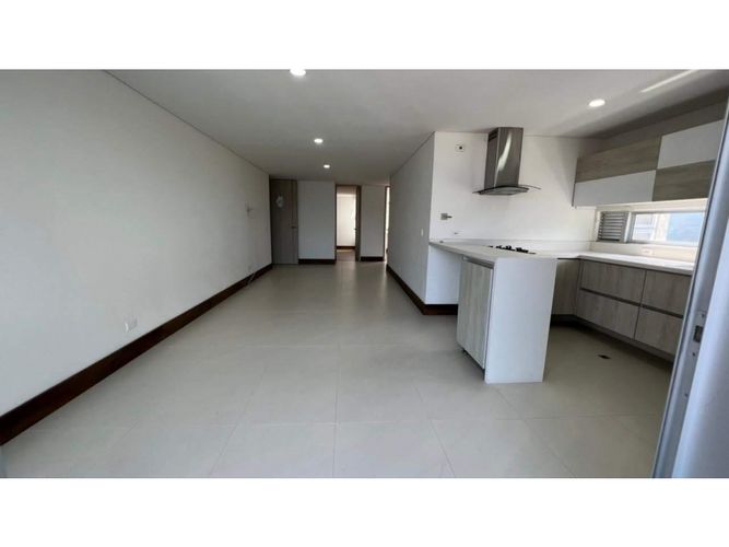 Apartamento de 3 alcobas en venta en Las Lomitas, Sabaneta, 100 m² · foto 2 de 11
