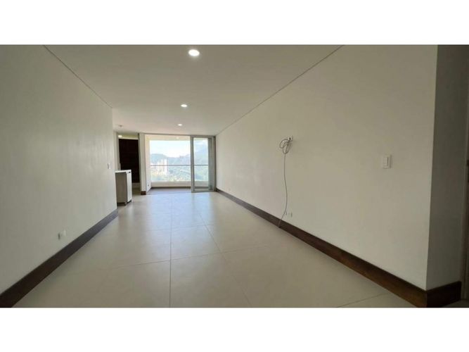 Apartamento de 3 alcobas en venta en Las Lomitas, Sabaneta, 100 m² · foto 3 de 11