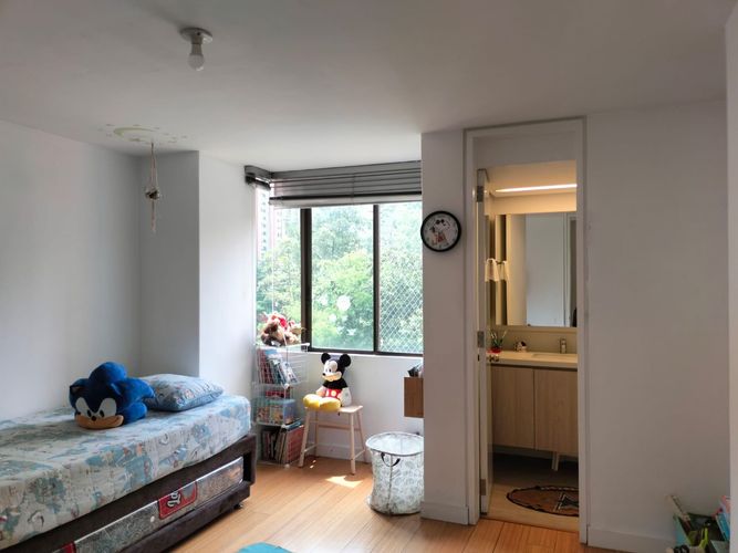 Apartamento de 4 alcobas en arriendo en El Poblado, Medellín, 234 m² · foto 9 de 19