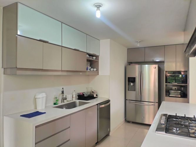 Apartamento de 4 alcobas en arriendo en El Poblado, Medellín, 234 m² · foto 7 de 19