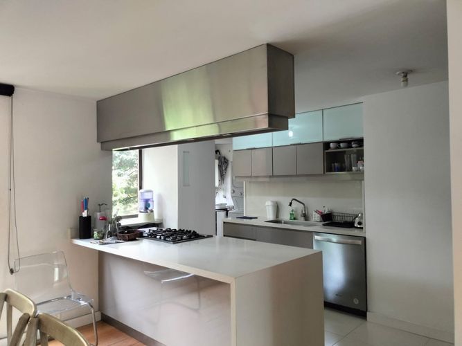 Apartamento de 4 alcobas en arriendo en El Poblado, Medellín, 234 m² · foto 4 de 19