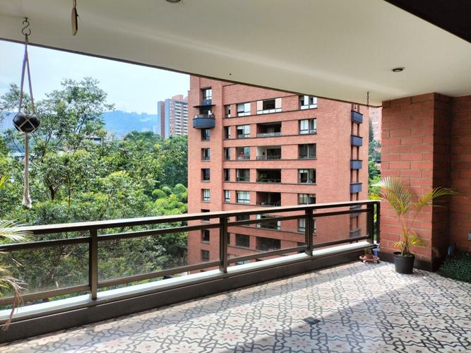Apartamento de 4 alcobas en venta en El Poblado, Medellín, 234 m² · foto 19 de 19