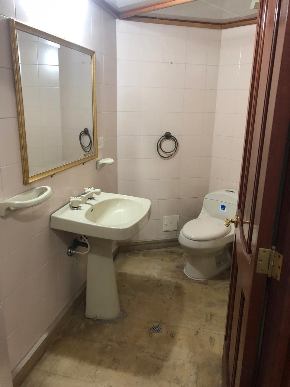 Apartamento en venta en Los Rosales, Bogotá · foto 4 de 23