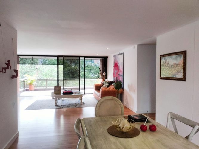 Apartamento de 4 alcobas en arriendo en El Poblado, Medellín, 218 m² · foto 3 de 20
