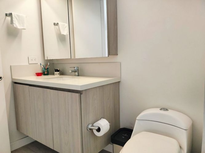 Apartamento de 4 alcobas en arriendo en El Poblado, Medellín, 218 m² · foto 19 de 20
