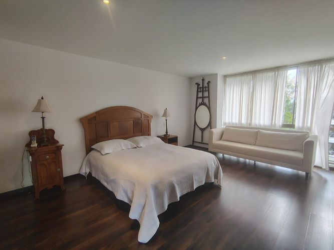 Apartamento de 2 alcobas en arriendo en Altos Del Poblado, Medellín, 145 m² · foto 11 de 18