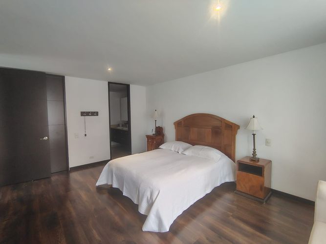 Apartamento de 2 alcobas en arriendo en Altos Del Poblado, Medellín, 145 m² · foto 13 de 18