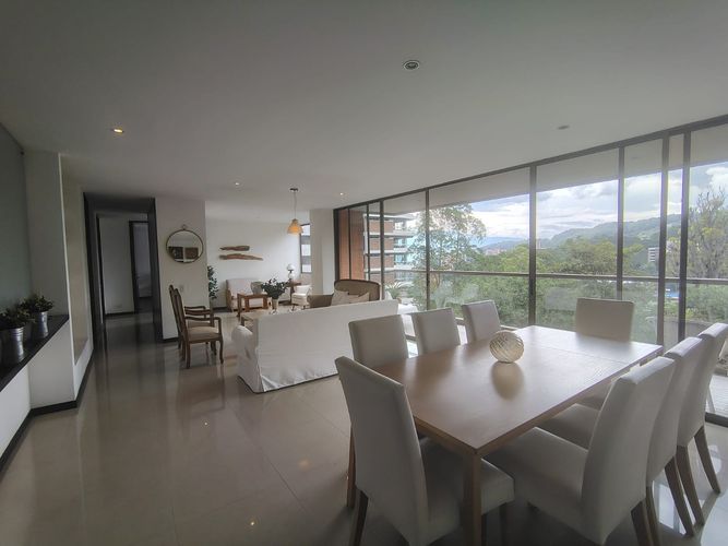 Apartamento de 2 alcobas en arriendo en Altos Del Poblado, Medellín, 145 m² · foto 4 de 18