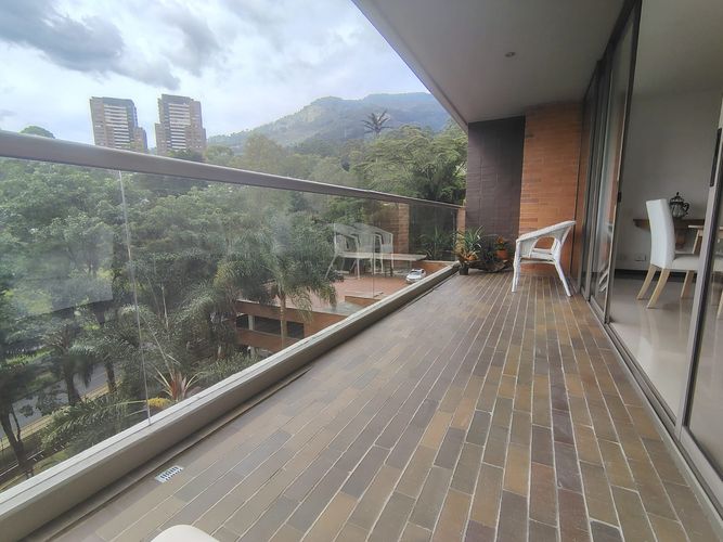 Apartamento de 2 alcobas en arriendo en Altos Del Poblado, Medellín, 145 m² · foto 18 de 18
