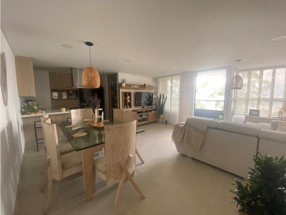 Apartamento en venta en El Poblado, Medellín 2