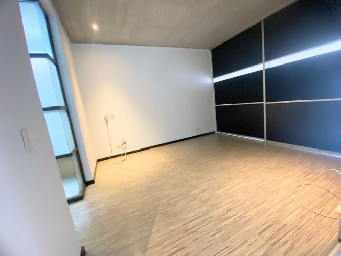 Apartaestudio en venta en Chicó Reservado, Bogotá, 75 m² · foto 2 de 22