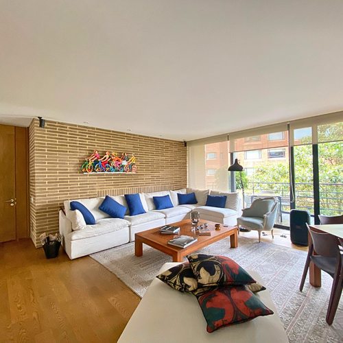 Apartamento de 2 alcobas en venta en Los Rosales, Bogotá, 212 m² · foto 2 de 23
