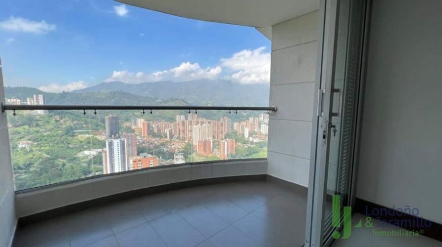 Apartamento de 3 alcobas en venta en Aves Maria, Sabaneta, 100 m² · foto 2 de 10