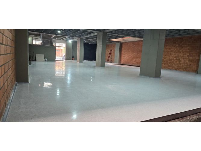 Bodega en arriendo en San Diego, Medellín, 3000 m² · foto 8 de 9