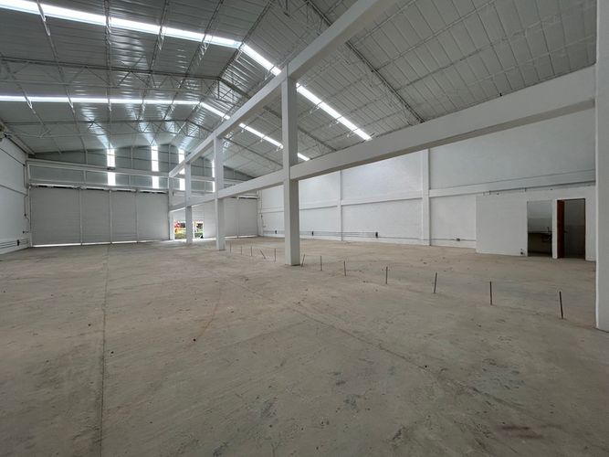 Bodega en arriendo en Los Espejos, Medellín, 300 m² · foto 3 de 7