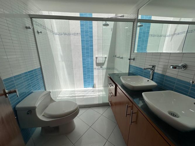 Casa de 4 alcobas en arriendo en El Poblado, Medellín, 261 m² · foto 18 de 19