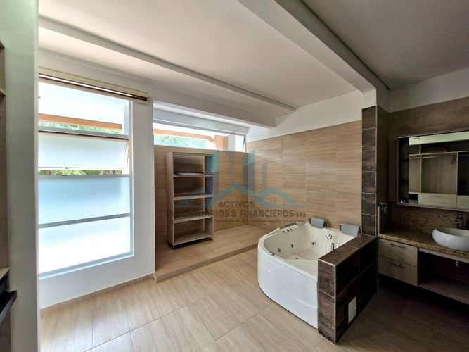 Casa de 4 alcobas en venta en Aqualina Orange, Girardot, 239 m² · foto 9 de 24