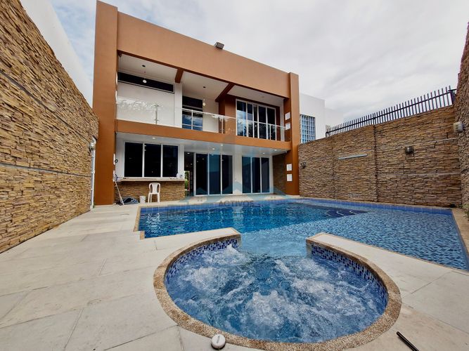 Casa de 4 alcobas en venta en Aqualina Orange, Girardot, 239 m² · foto 21 de 24