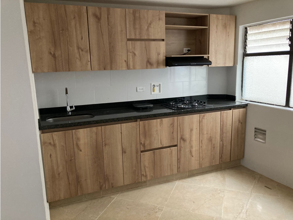8BR Building in Laureles (1150 m²) for Sale - 3
