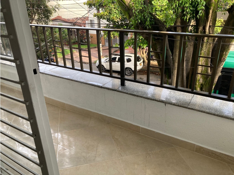 8BR Building in Laureles (1150 m²) for Sale - 4