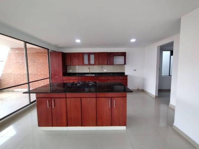 Apartamento de 4 alcobas en venta en Aves Maria, Sabaneta, 326 m² · foto 2 de 24