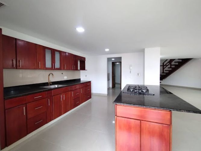 Apartamento de 4 alcobas en venta en Aves Maria, Sabaneta, 326 m² · foto 4 de 24