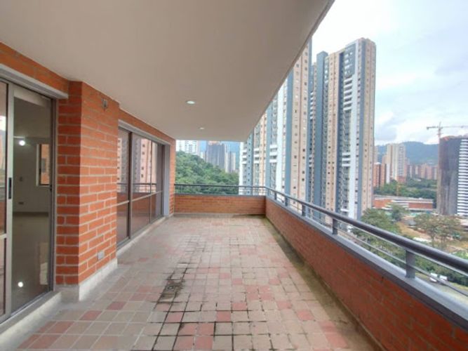 Apartamento de 4 alcobas en venta en Aves Maria, Sabaneta, 326 m² · foto 6 de 24