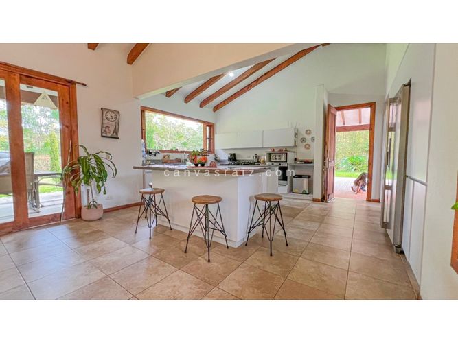 Casa de 4 alcobas en venta en Santa Elena, El Retiro, 229 m² · foto 2 de 8
