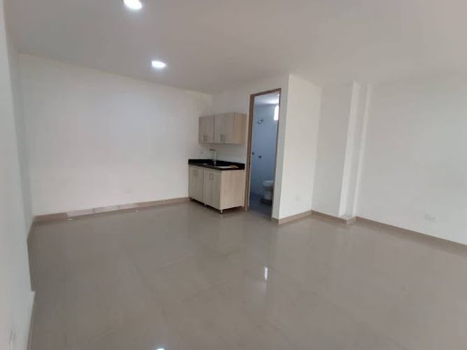 Oficina en arriendo en Calasanz, Medellín, 5 m² · foto 2 de 8