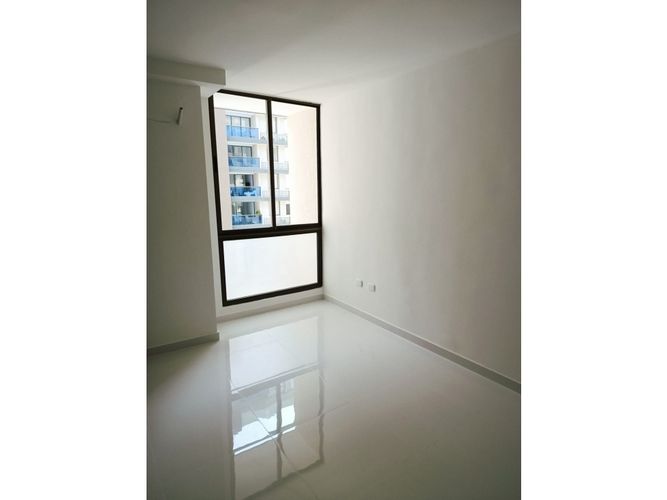 Apartamento de 2 alcobas en venta en Rio Alto, Barranquilla, 94 m² · foto 4 de 24
