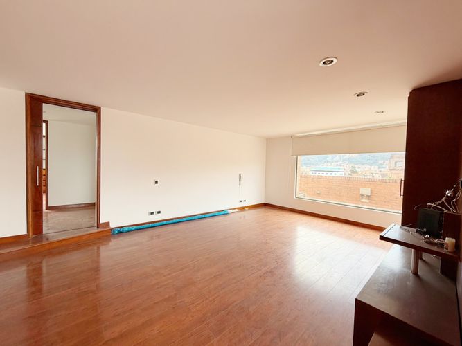 Apartamento de 5 alcobas en venta en Santa Barbara, Bogotá, 340 m² · foto 6 de 19