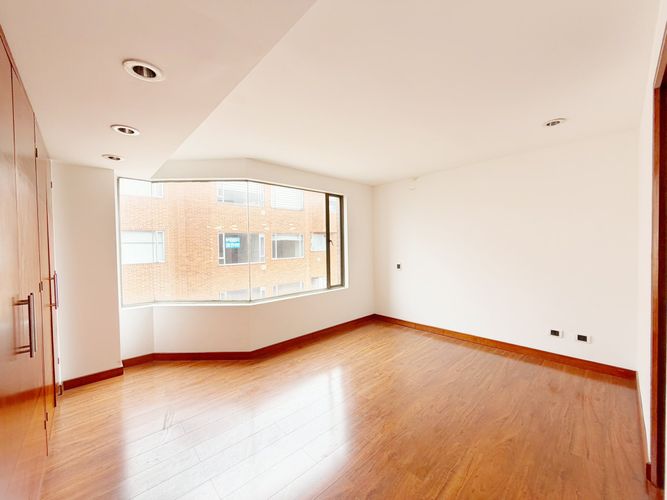 Apartamento de 5 alcobas en venta en Santa Barbara, Bogotá, 340 m² · foto 8 de 19