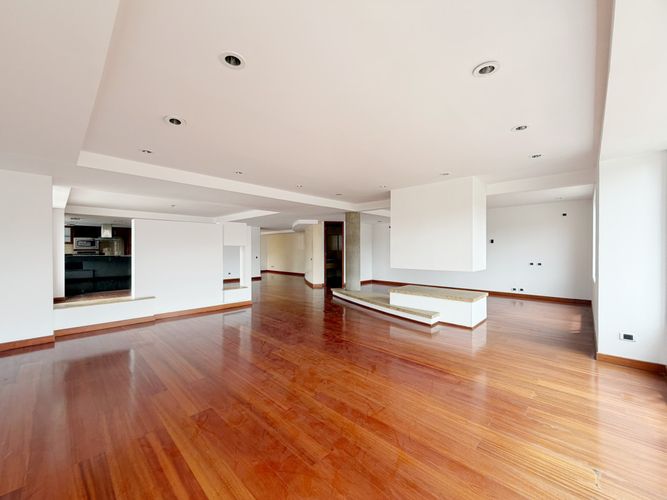 Apartamento de 5 alcobas en venta en Santa Barbara, Bogotá, 340 m² · foto 12 de 19