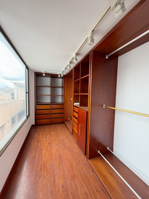Apartamento de 5 alcobas en venta en Santa Barbara, Bogotá, 340 m² · foto 14 de 19
