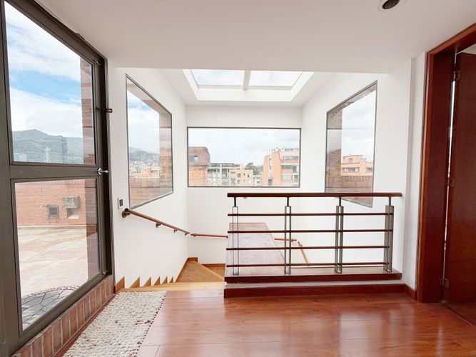 Apartamento de 5 alcobas en venta en Santa Barbara, Bogotá, 340 m² · foto 15 de 19