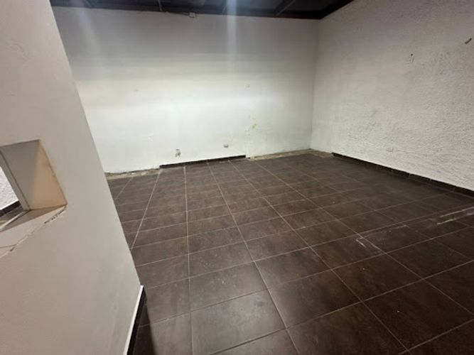 Local en arriendo en La Castellana, Medellín, 120 m² · foto 8 de 11