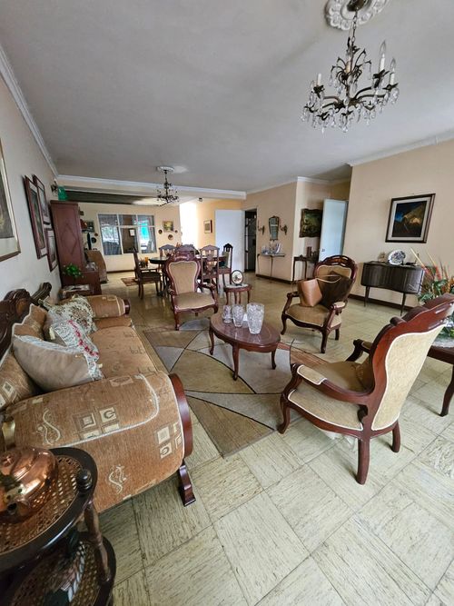 Casa de 4 alcobas en venta en Tequendama, Cali, 187 m² · foto 12 de 13