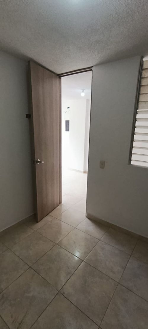 Apartamento de 2 alcobas en venta en Puerto Madero, Girón · foto 6 de 13