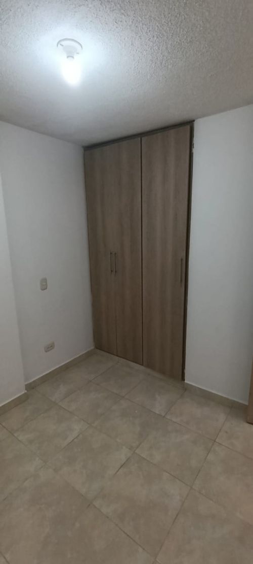 Apartamento de 2 alcobas en venta en Puerto Madero, Girón · foto 8 de 13