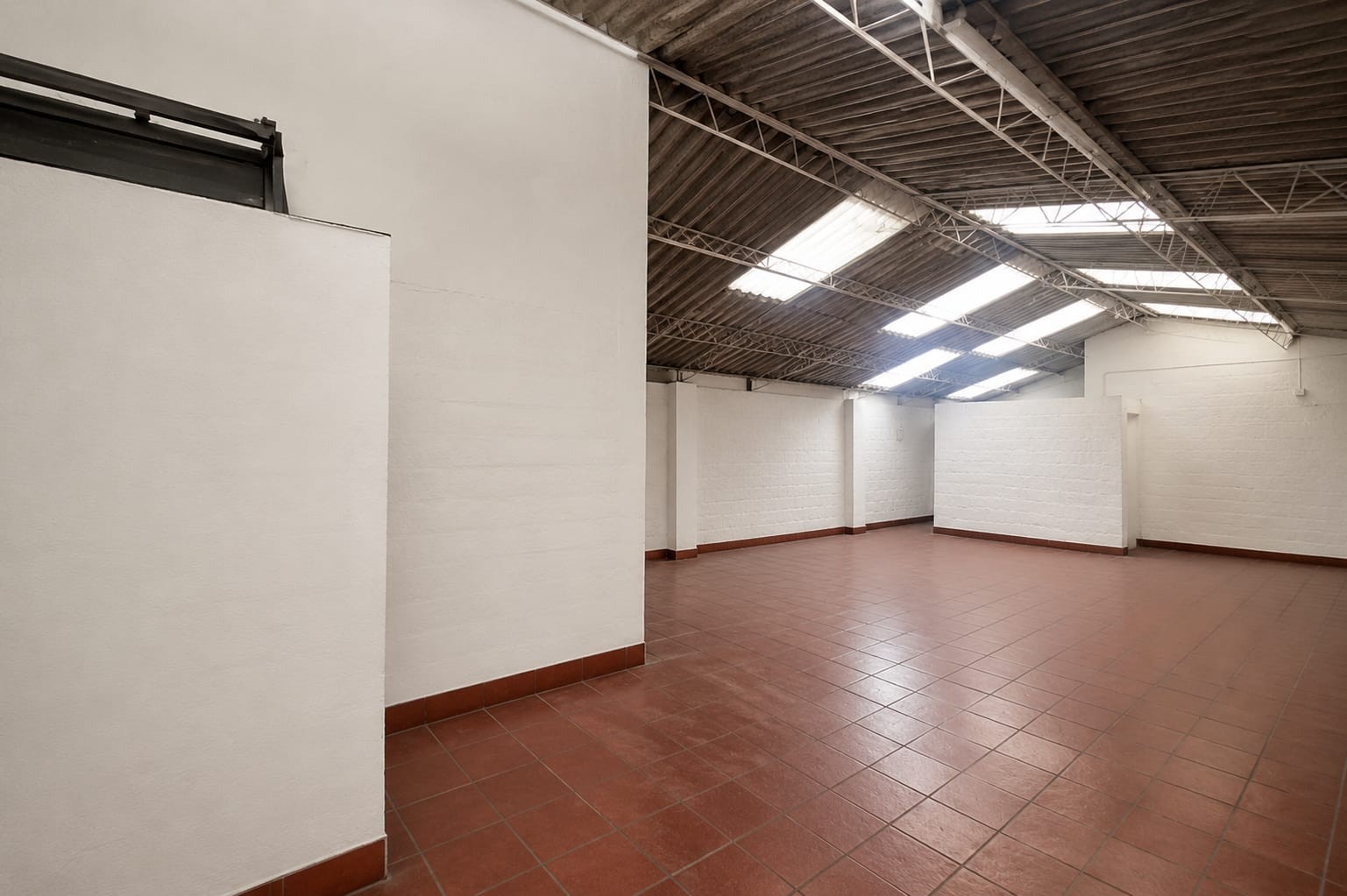 Warehouse for sale in Guayabal, Medellín 3