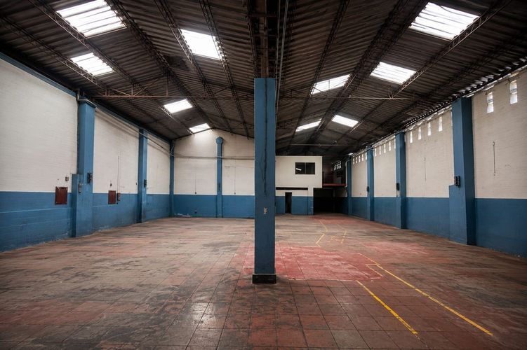 Bodega en venta en La Candelaria, Medellín, 473 m² · foto 4 de 8