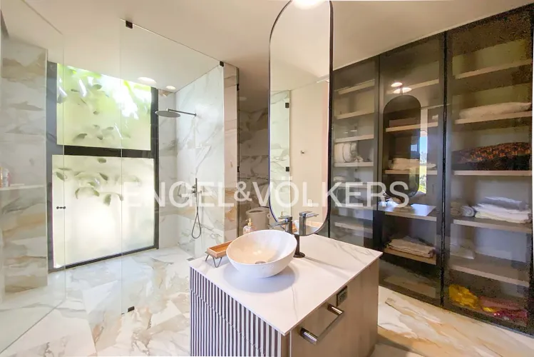 Casa de 6 alcobas en venta en Loma Del Escobero, Envigado, 1113 m² · foto 22 de 24