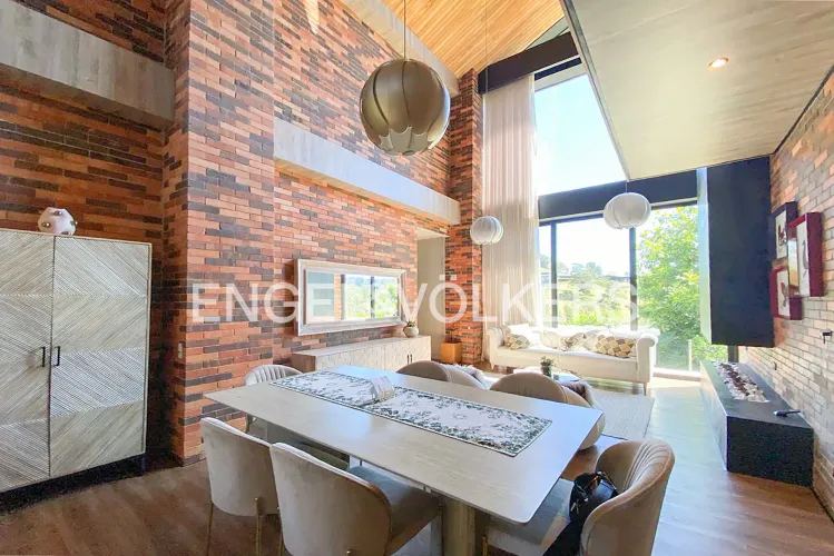 Casa de 6 alcobas en venta en Loma Del Escobero, Envigado, 1113 m² · foto 18 de 24