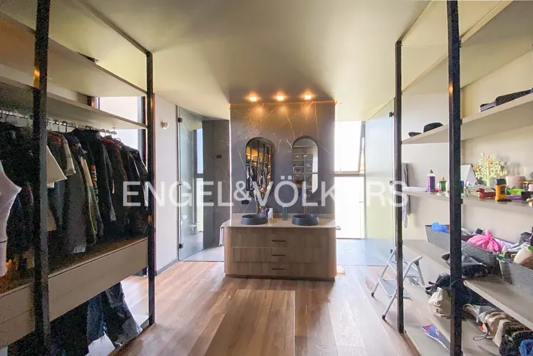 Casa de 6 alcobas en venta en Loma Del Escobero, Envigado, 1113 m² · foto 9 de 24
