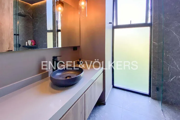 Casa de 6 alcobas en venta en Loma Del Escobero, Envigado, 1113 m² · foto 7 de 24