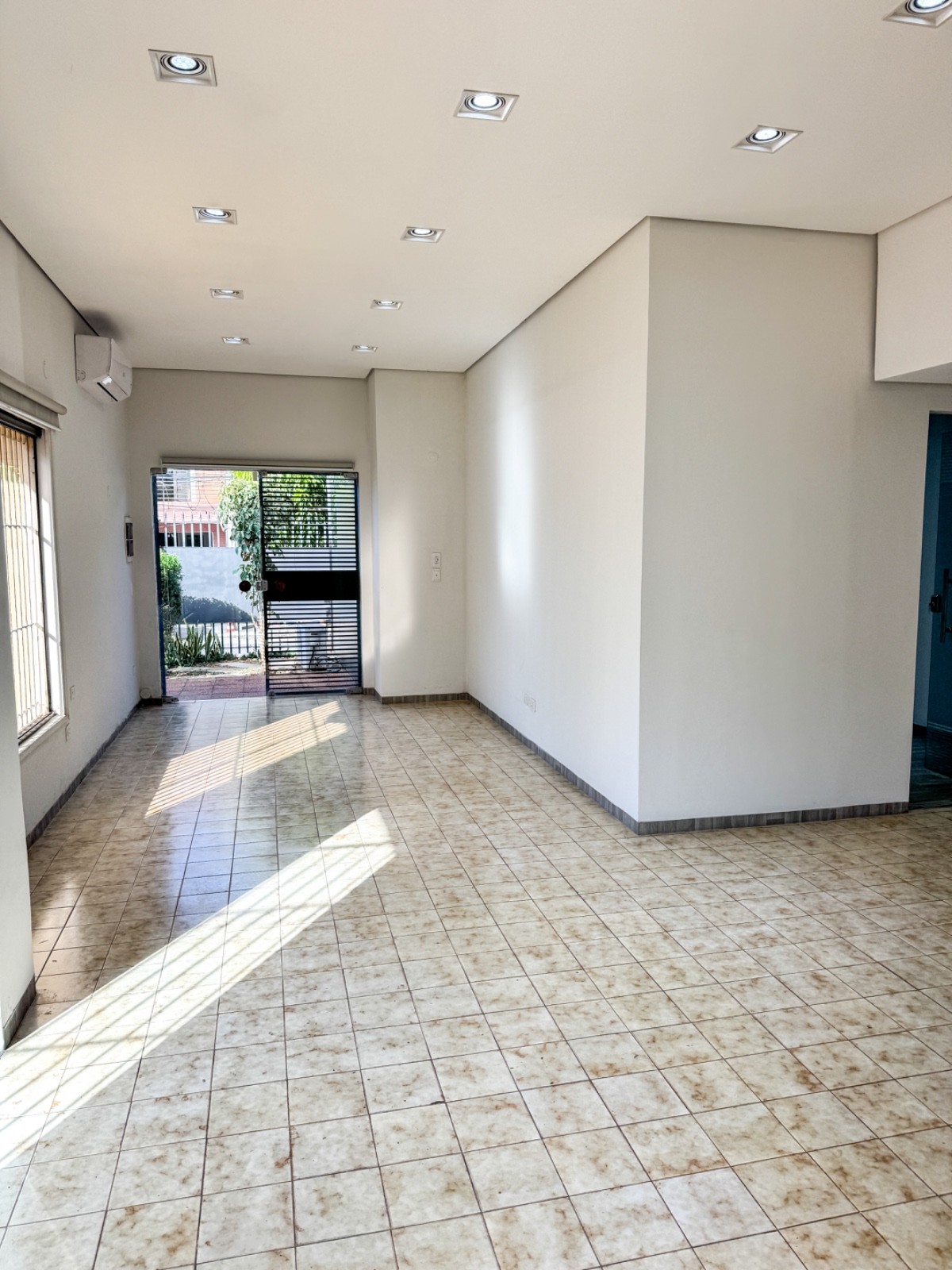 OFICINA IDEAL EN BARRIO JARA, EXCELENTE UBICACION!!! — foto 2