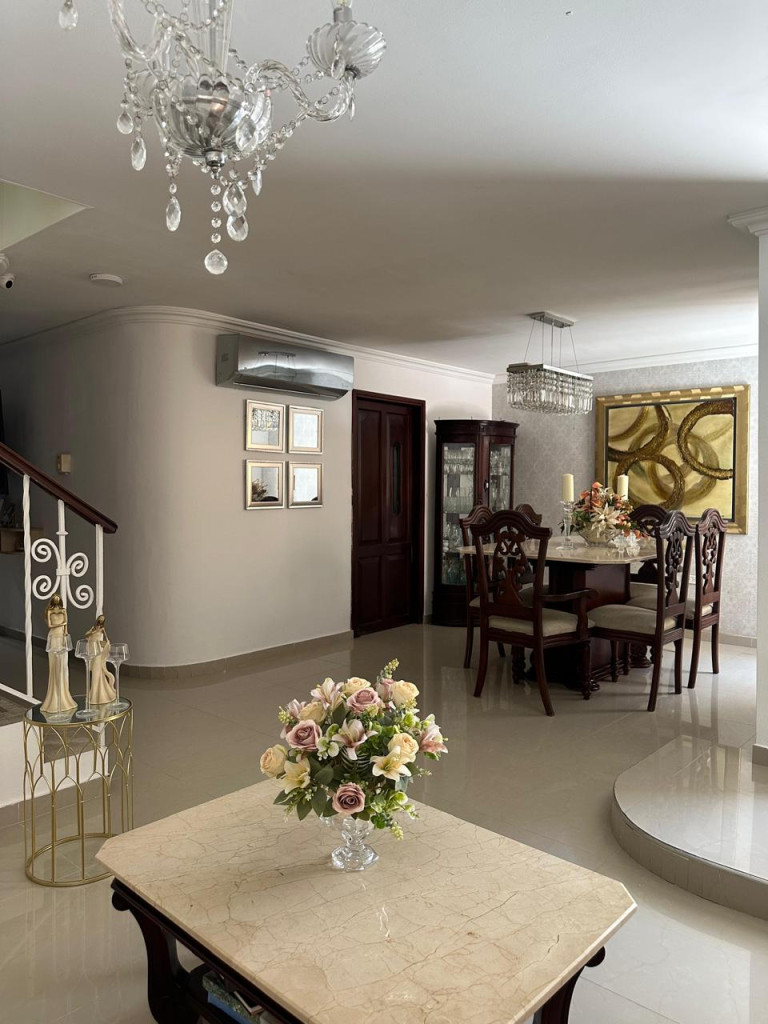 Casa en venta en Cr. Jardines De Tivoli, Barranquilla · foto 2 de 14