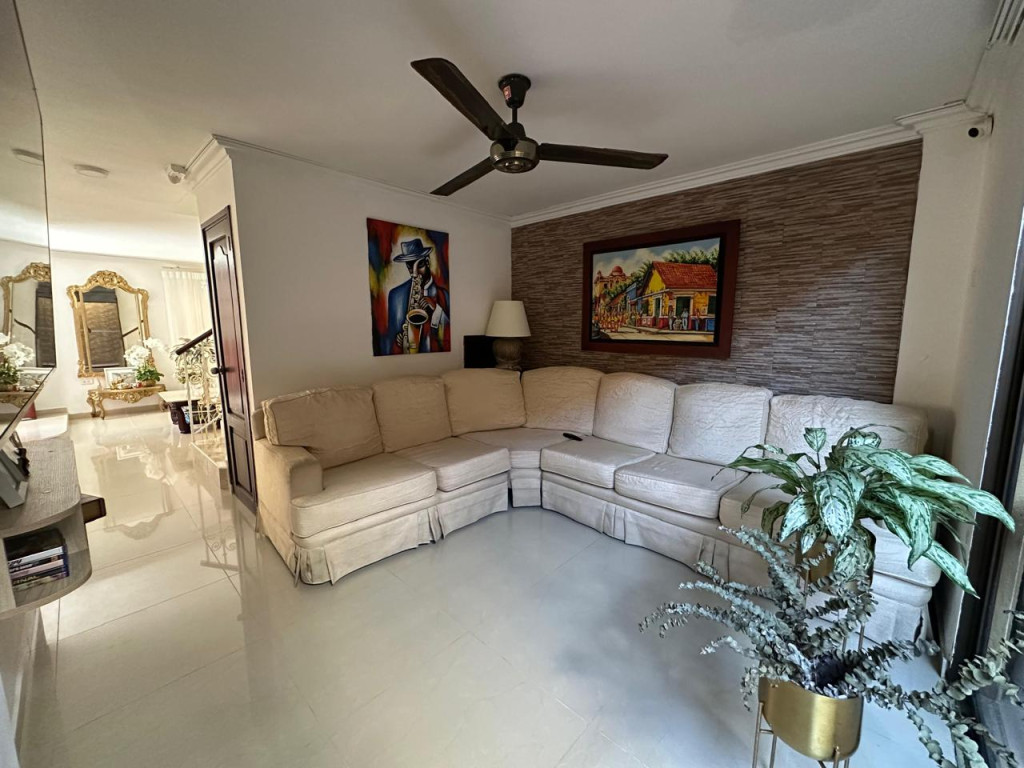 Casa en venta en Cr. Jardines De Tivoli, Barranquilla · foto 3 de 14