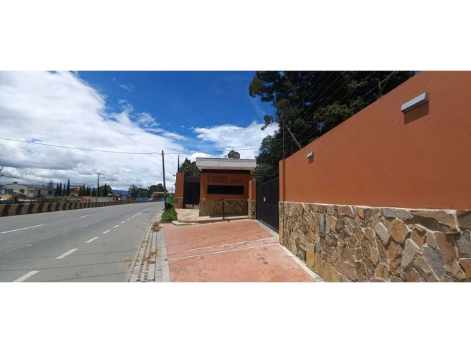 Lote en venta en San Jose, Chía, 3168 m² · foto 3 de 15